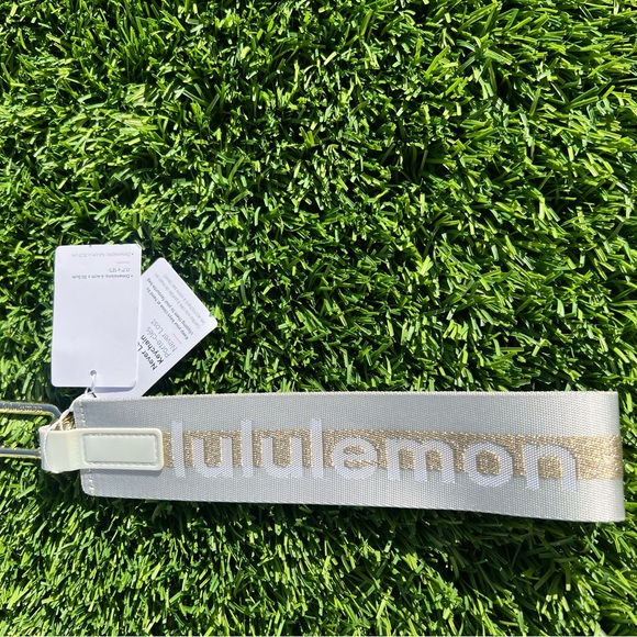 lululemon athletica White Belt - Picture 1 of 3